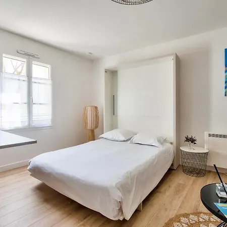 A 150m Du Port De St-martin-de-re, Pour 2 Apartament