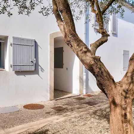 A 150m Du Port De St-martin-de-re, Pour 2 *