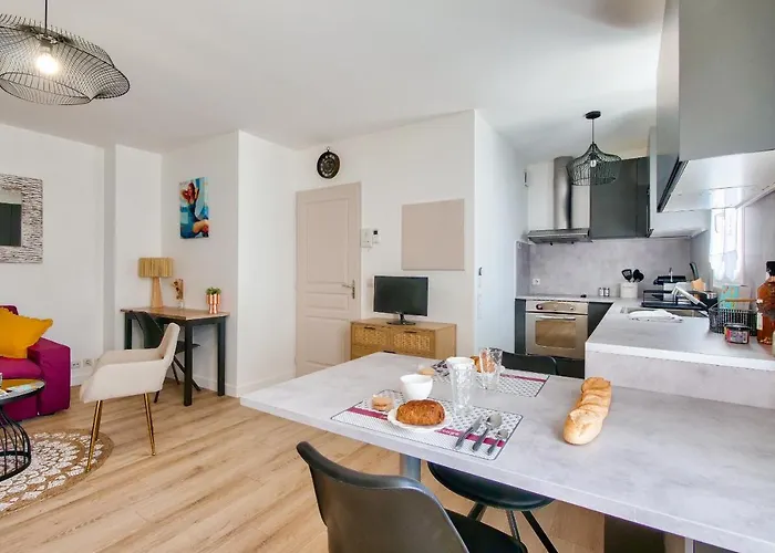 à 150m Du Port De St-martin-de-ré, Pour 2