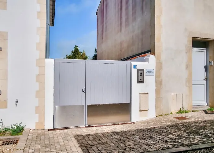 Apartamento à 150m Du Port De St-martin-de-ré, Pour 2